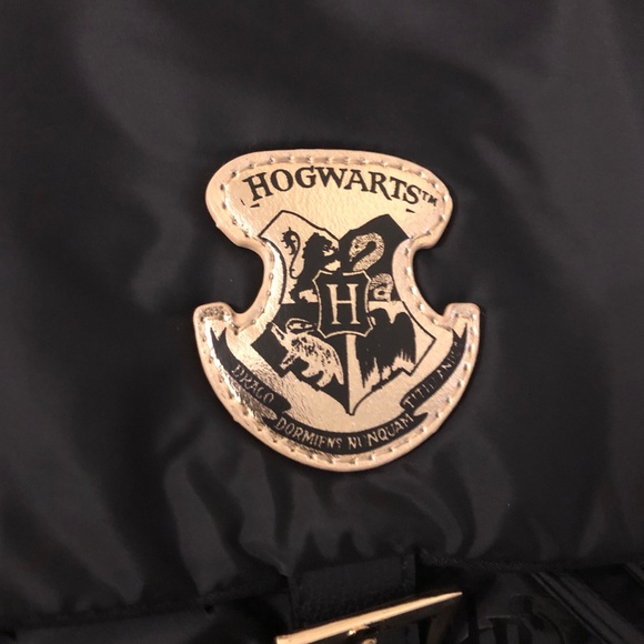 Black Nylon Harry Potter Hogwarts Backpack Primark - Picture 7 of 7